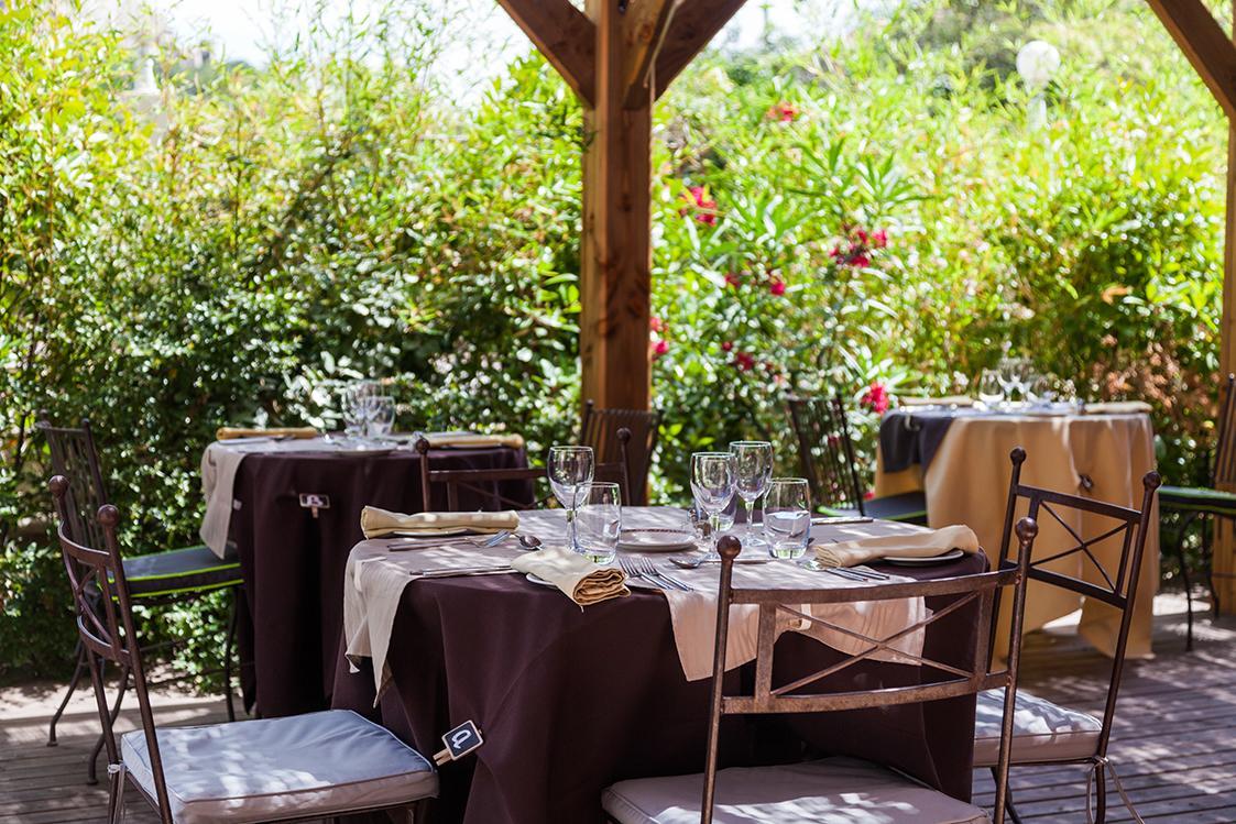 Logis Le Relais Sarrasin Hotel Vezenobres ภายนอก รูปภาพ